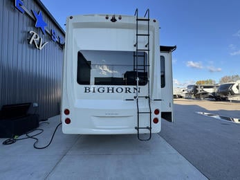 2017 Bighorn 3160EL