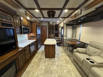 2017 Bighorn 3160EL
