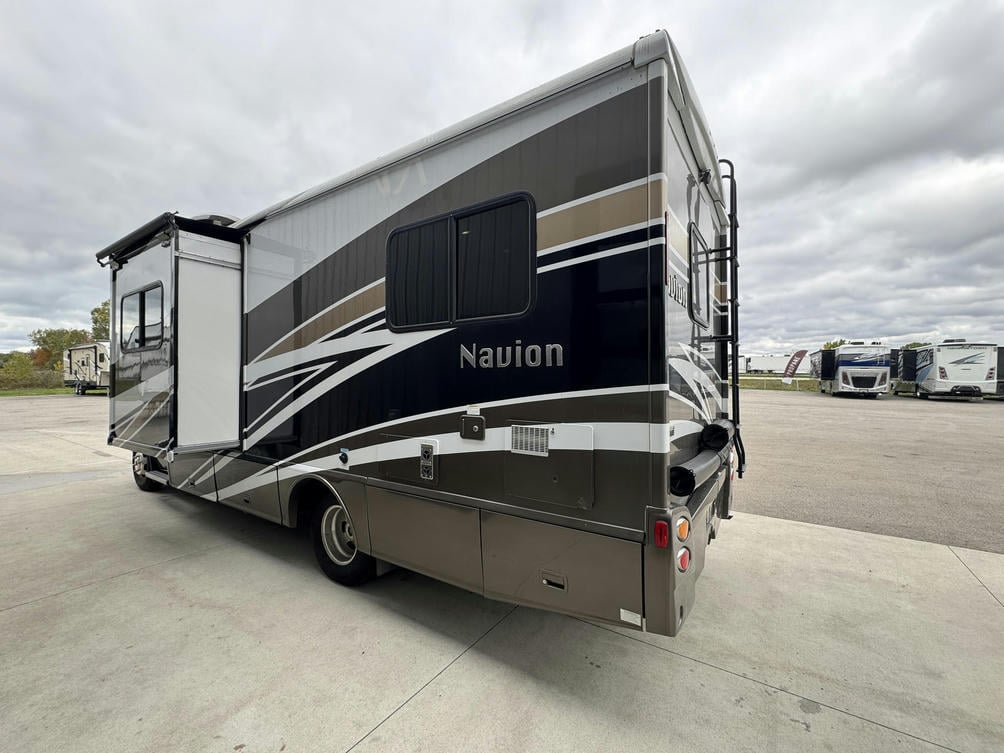 2017 Navion 24V