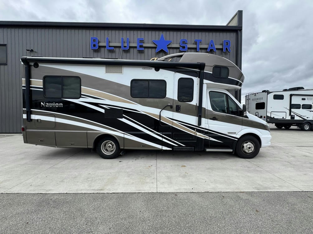 2017 Navion 24V