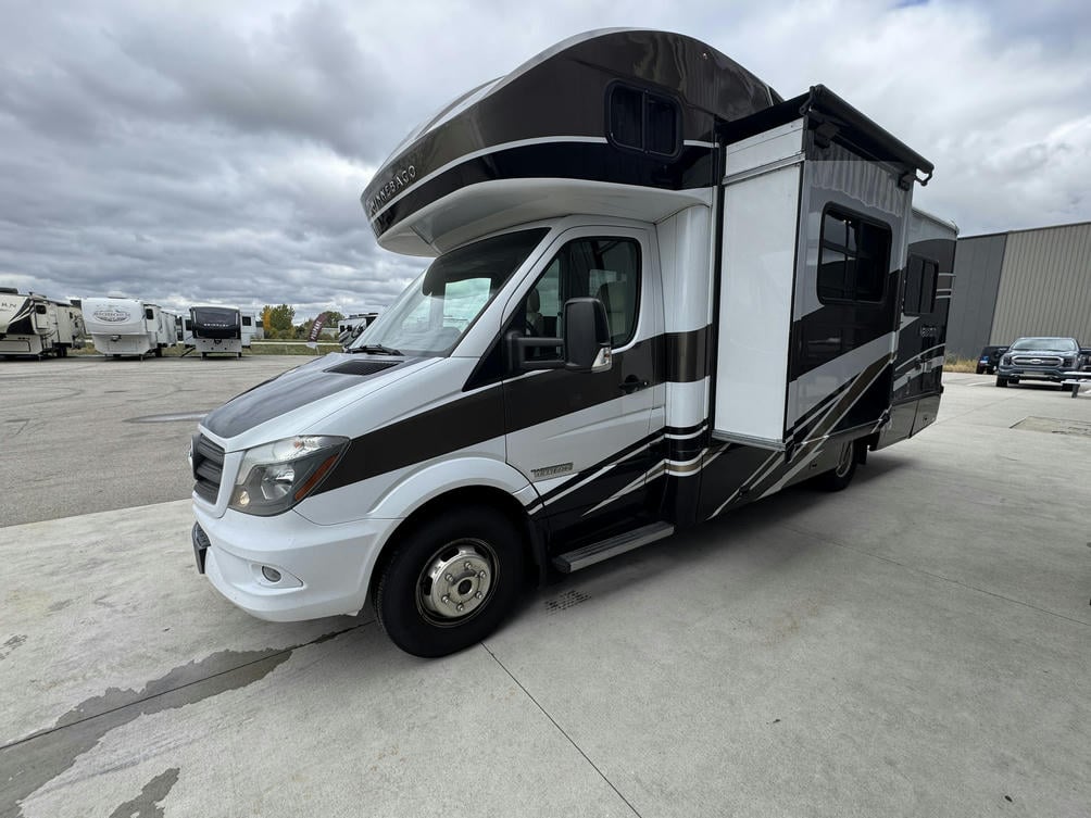 2017 Navion 24V