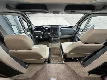 2017 Navion 24V