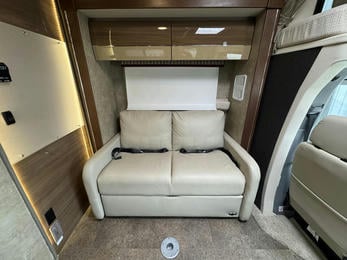 2017 Navion 24V