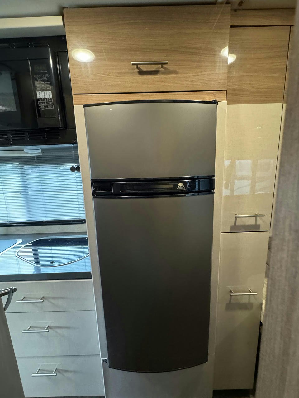 2017 Navion 24V