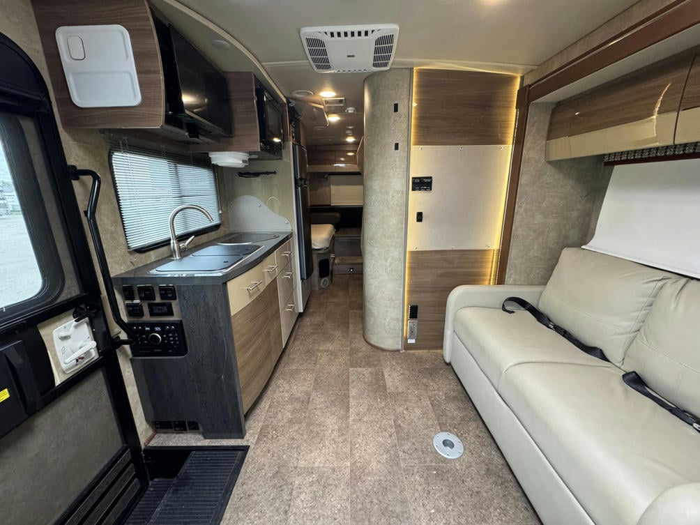 2017 Navion 24V