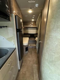 2017 Navion 24V