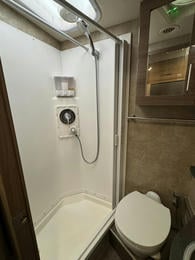 2017 Navion 24V