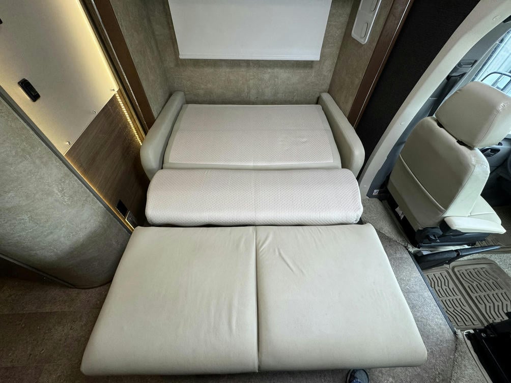 2017 Navion 24V