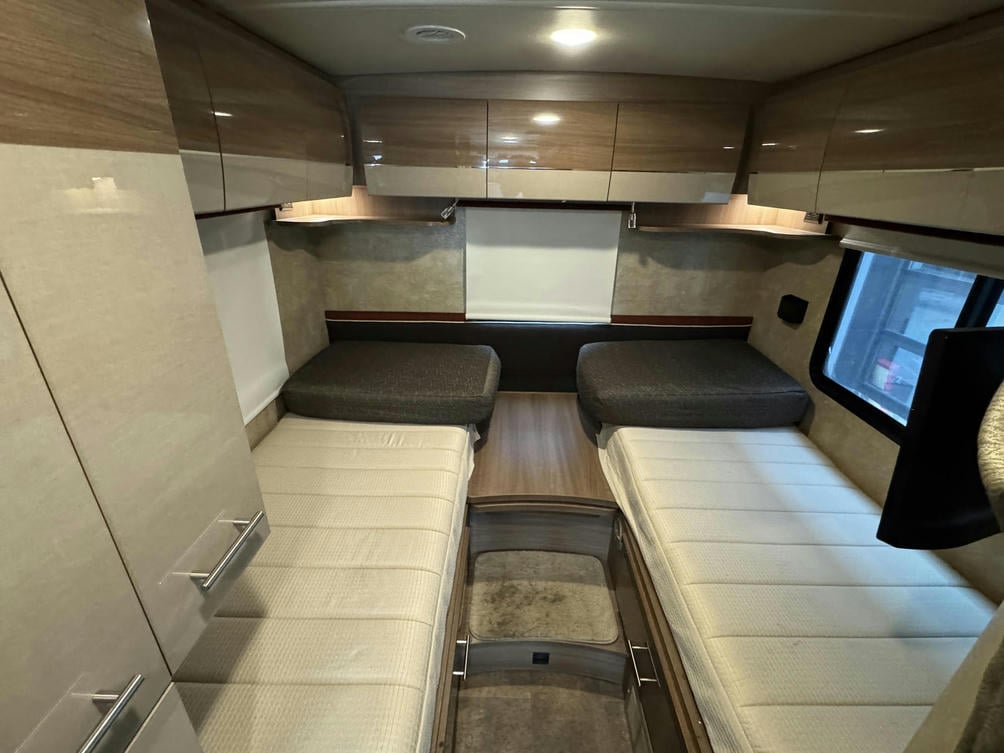 2017 Navion 24V
