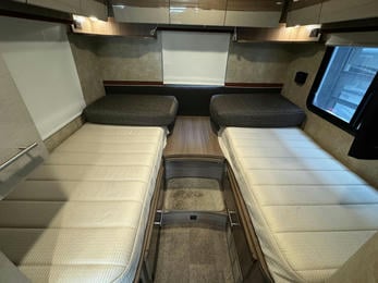 2017 Navion 24V