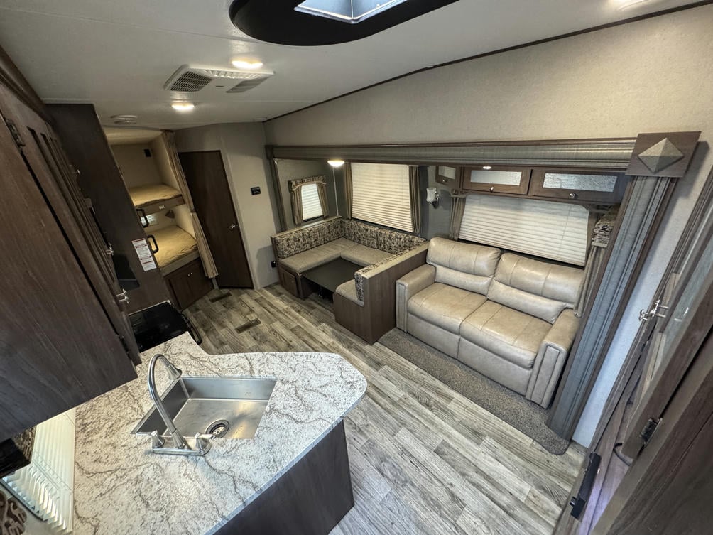 2018 Hideout 281DBS