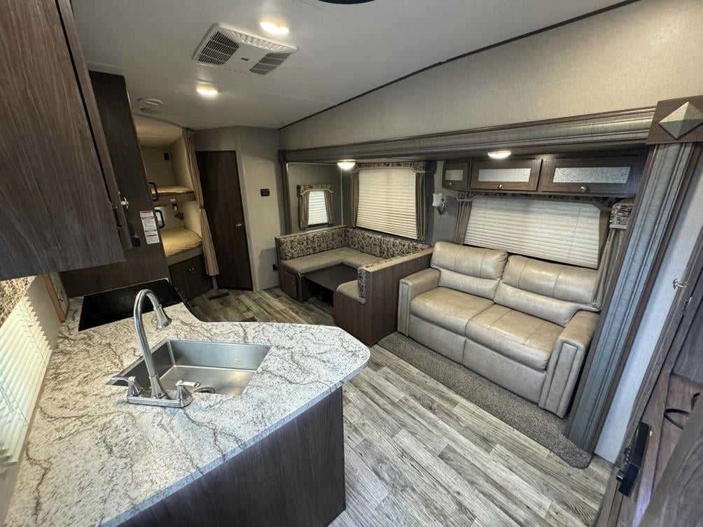 2018 Hideout 281DBS
