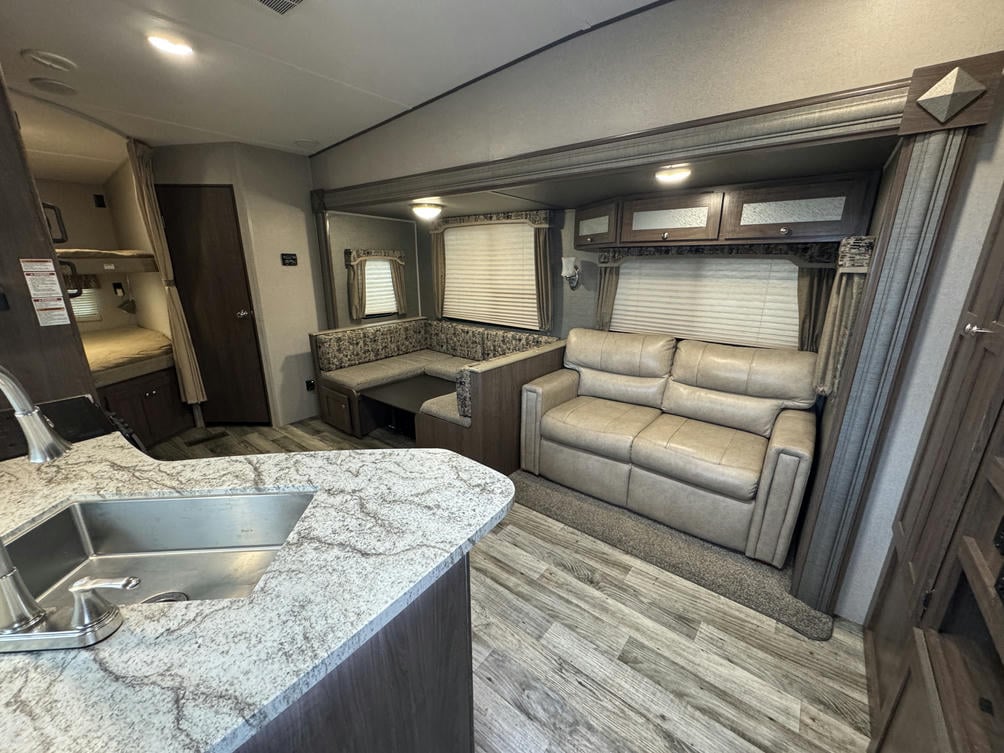 2018 Hideout 281DBS