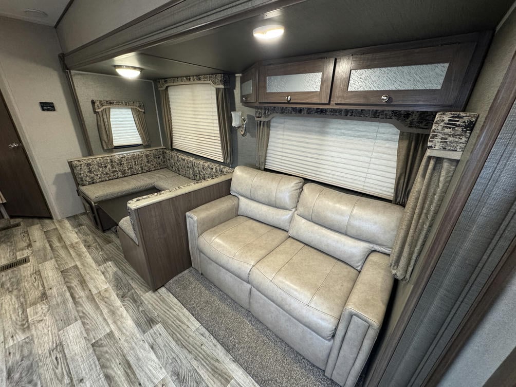 2018 Hideout 281DBS