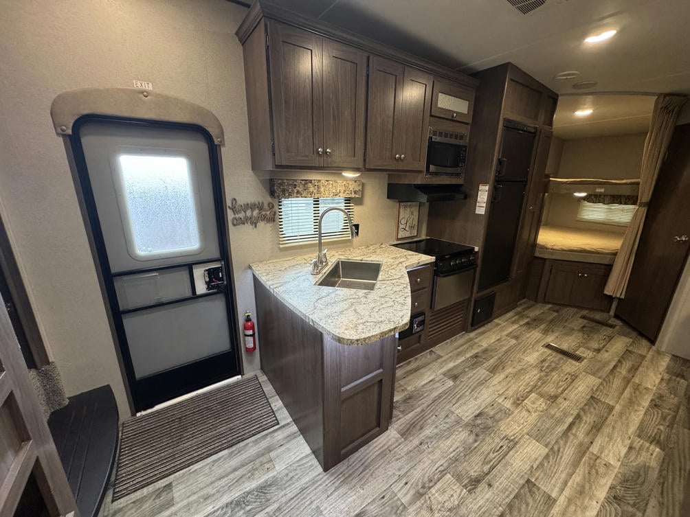 2018 Hideout 281DBS