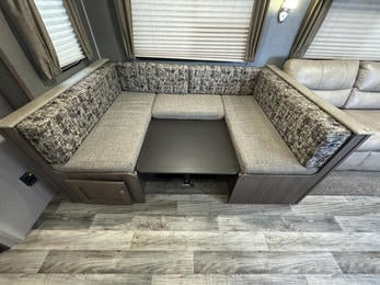 2018 Hideout 281DBS