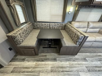 2018 Hideout 281DBS