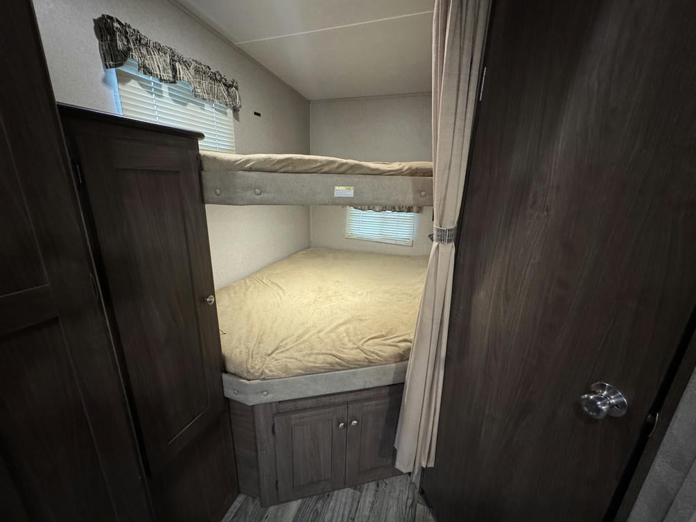 2018 Hideout 281DBS