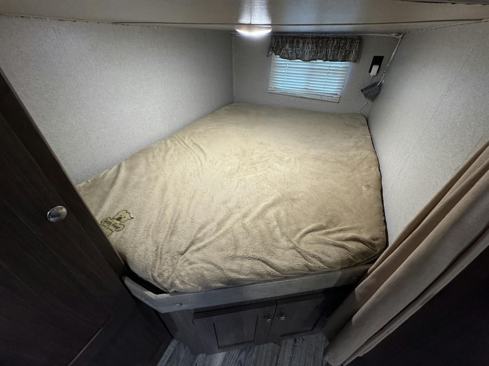 2018 Hideout 281DBS
