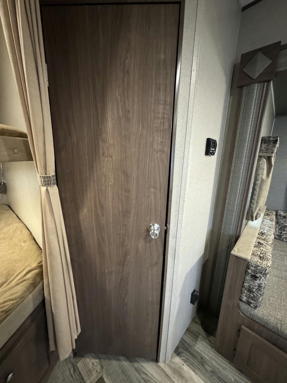 2018 Hideout 281DBS