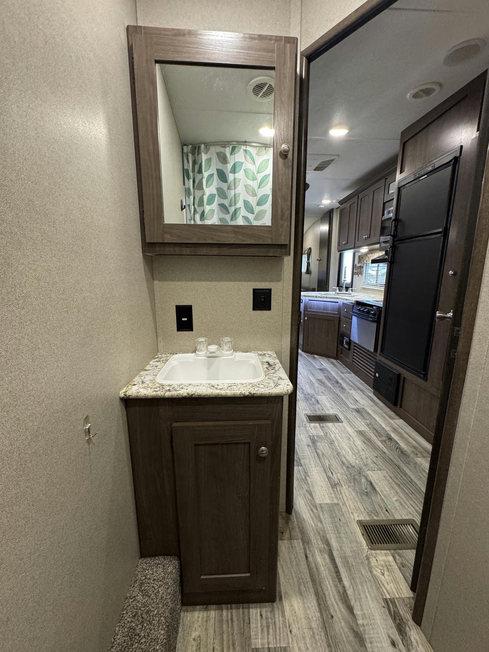 2018 Hideout 281DBS
