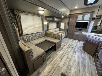 2018 Hideout 281DBS