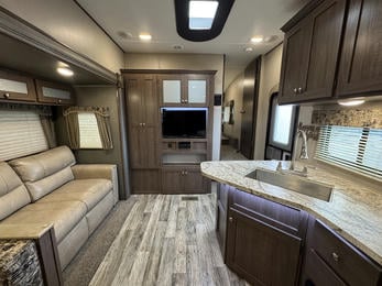 2018 Hideout 281DBS