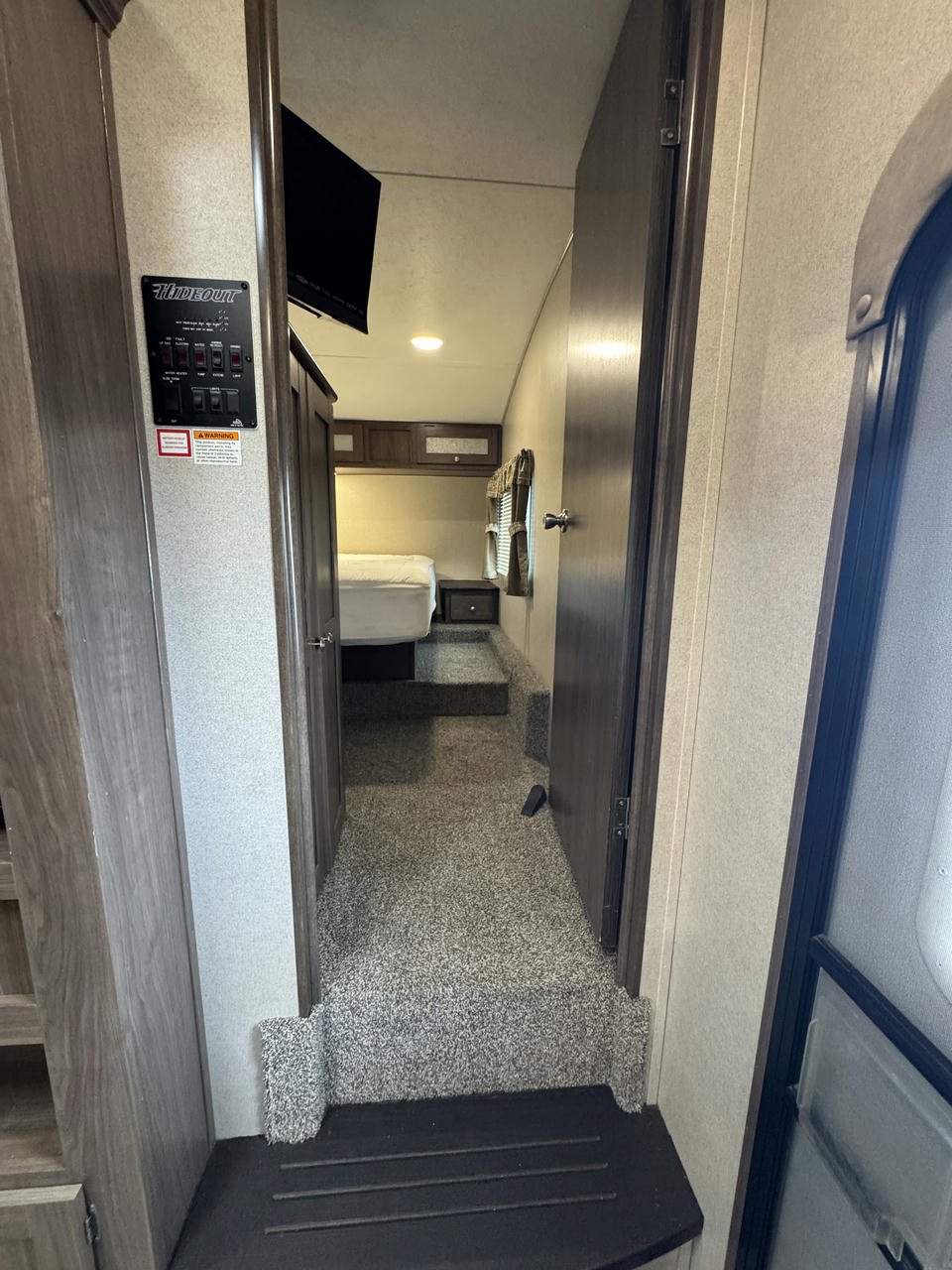 2018 Hideout 281DBS