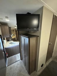 2018 Hideout 281DBS