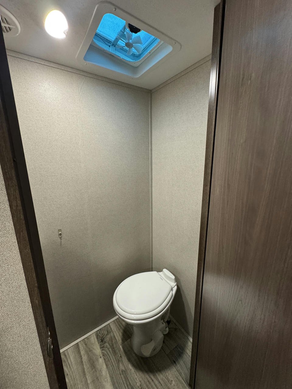 2018 Hideout 281DBS