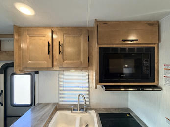 2021 Leprechaun 210RS 