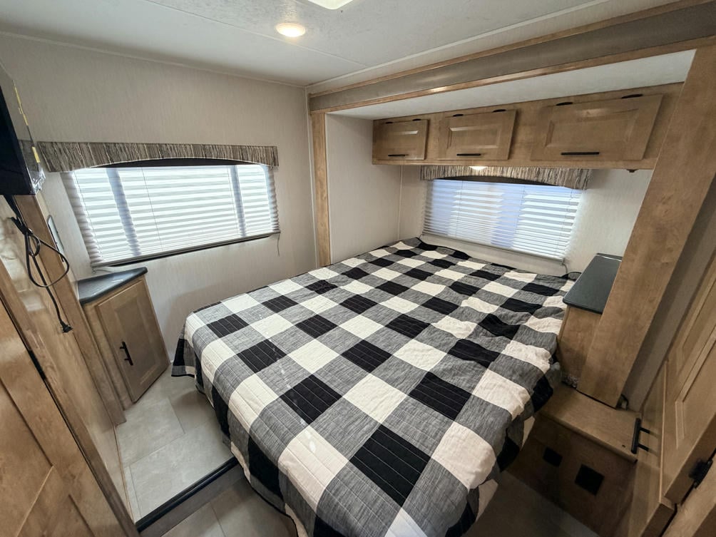 2021 Leprechaun 210RS 