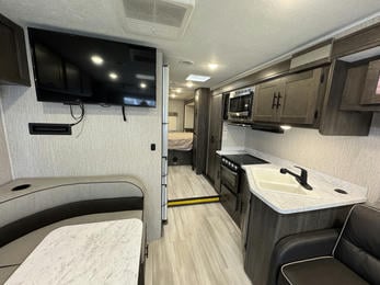 2021 Leprechaun 311FS