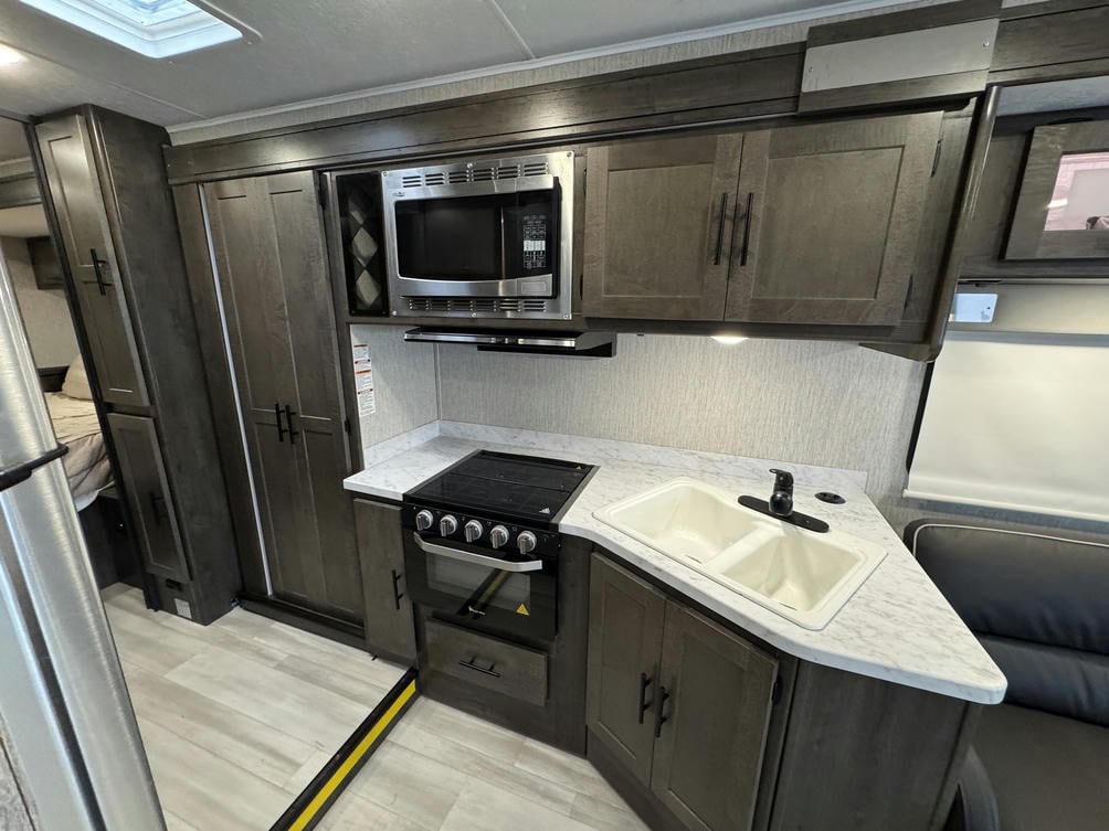 2021 Leprechaun 311FS