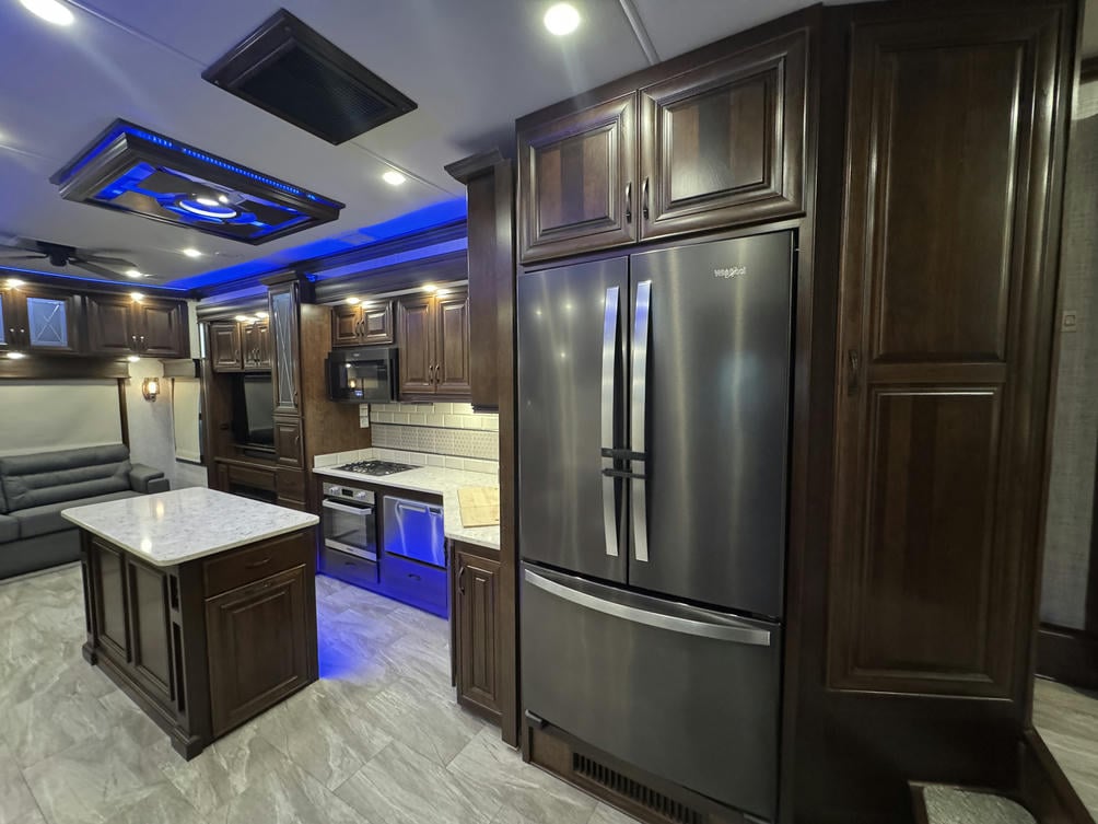 2021 Mobile Suite 40KSSB4