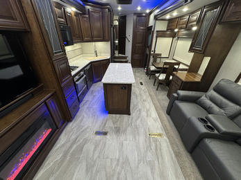 2021 Mobile Suite 40KSSB4