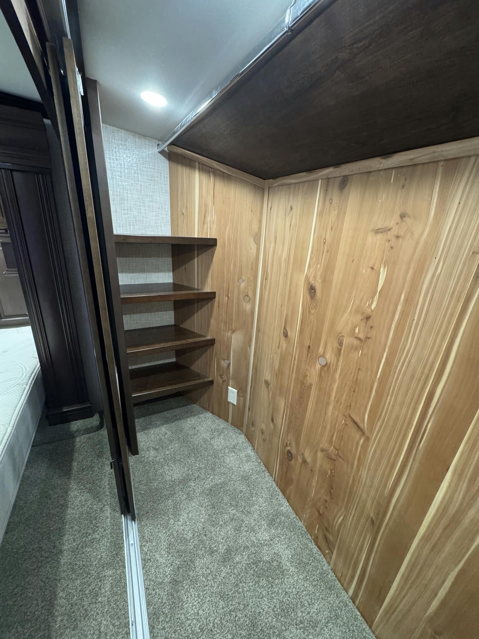 2021 Mobile Suite 40KSSB4