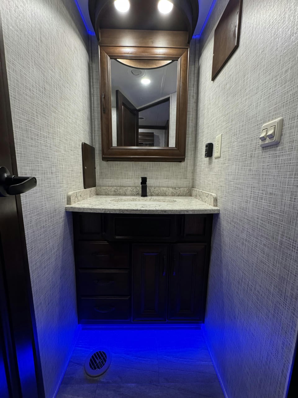 2021 Mobile Suite 40KSSB4