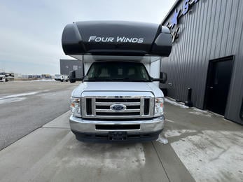 2022 FOUR WINDS 31W