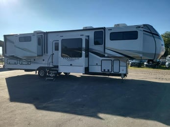 2022 Paradigm 385FL