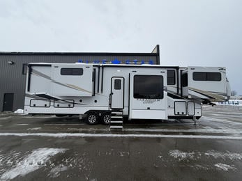 2022 Paradigm 385FL
