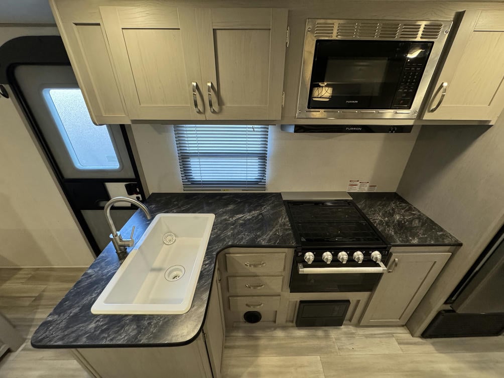 2022 Tracer 260BHSLE