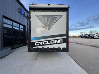 2023 Cyclone 4006