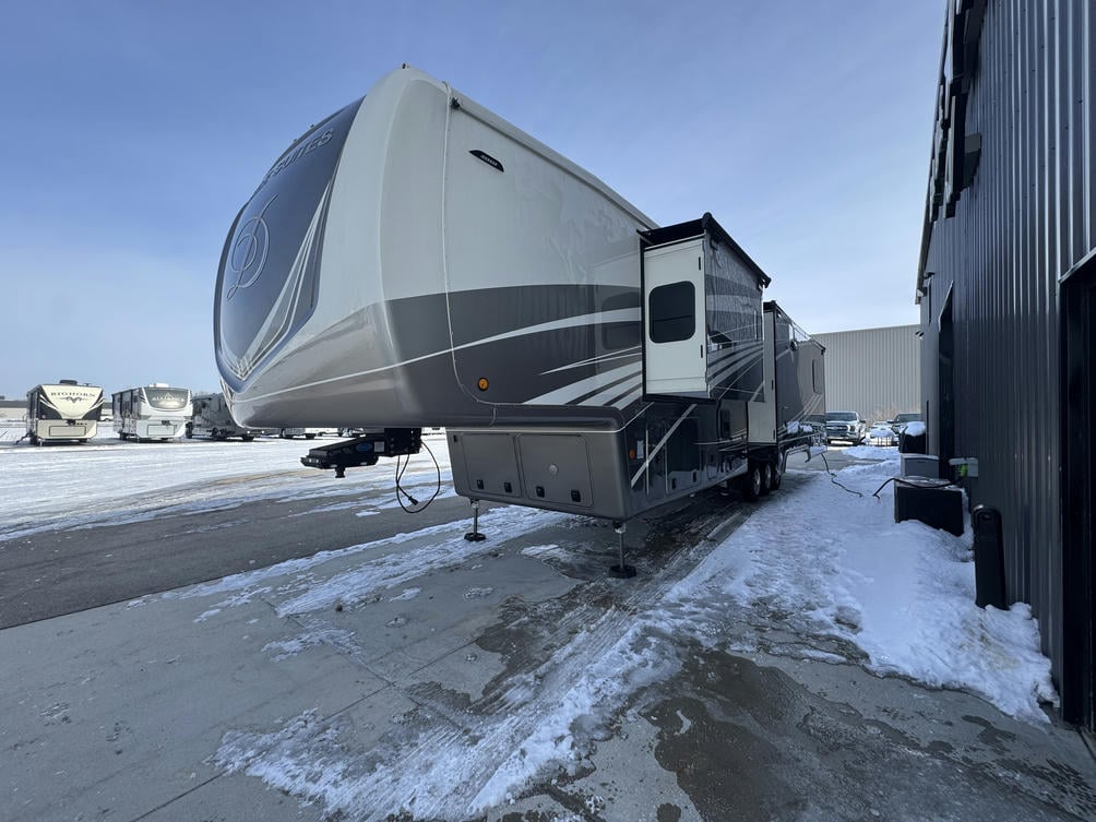 2023 Mobile Suites Santa Fe