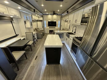 2023 Mobile Suites Santa Fe