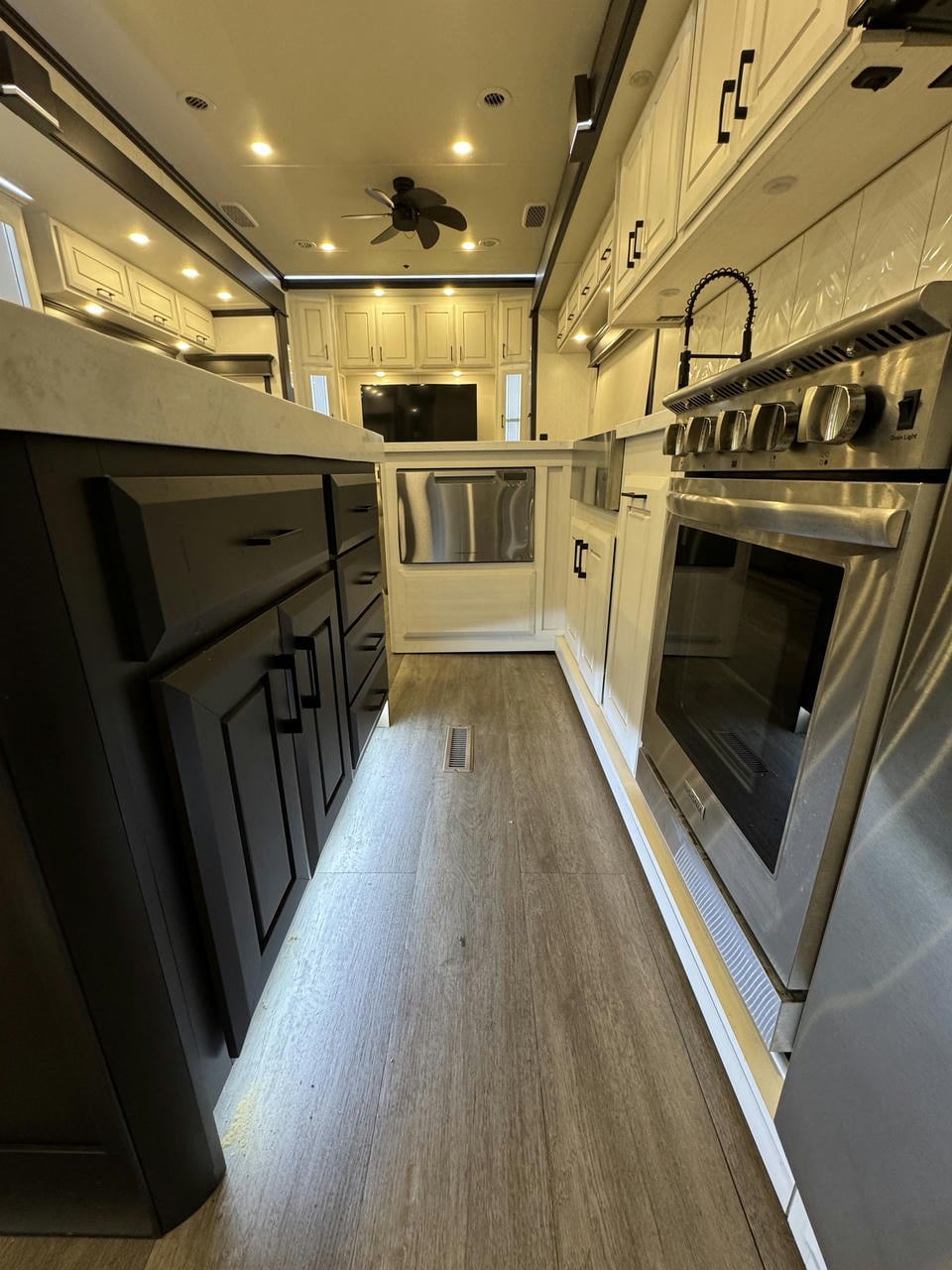 2023 Mobile Suites Santa Fe