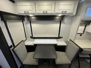 2023 Mobile Suites Santa Fe