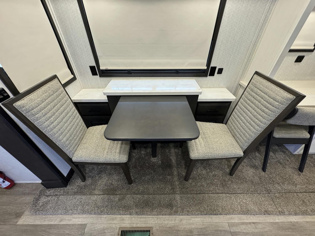 2023 Mobile Suites Santa Fe