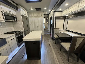 2023 Mobile Suites Santa Fe