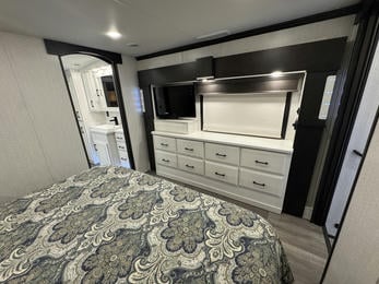 2023 Mobile Suites Santa Fe